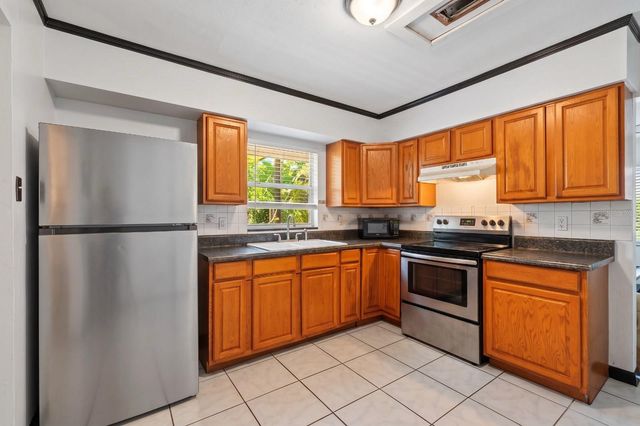 1803 E BOUGAINVILLEA AVENUE, Tampa, FL 33612