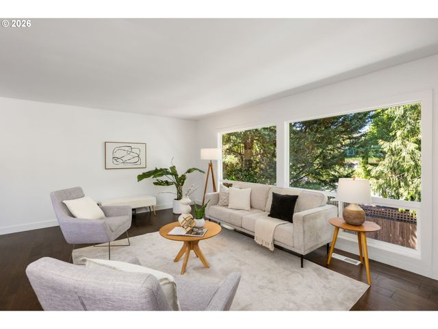 2721 Sw PLUM Ct, Portland, OR 97219