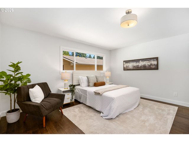 2721 Sw PLUM Ct, Portland, OR 97219