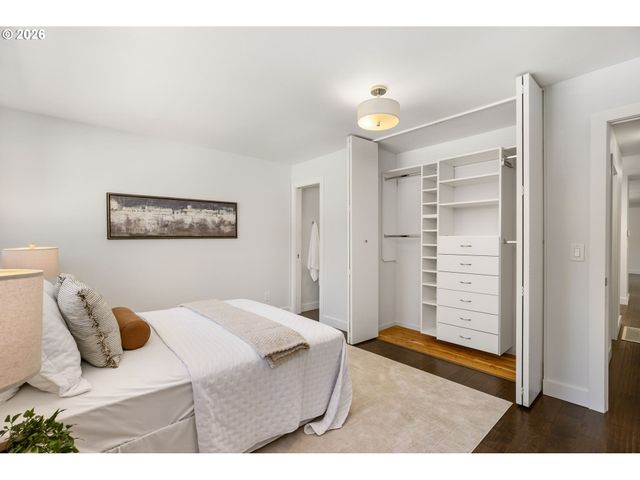 2721 Sw PLUM Ct, Portland, OR 97219