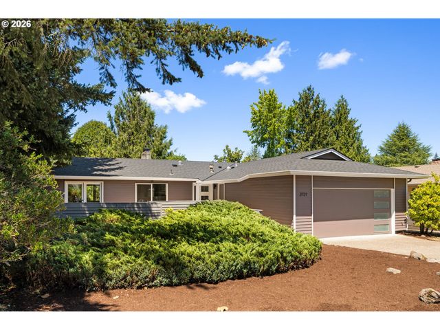 2721 Sw PLUM Ct, Portland, OR 97219