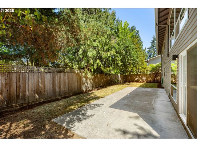2721 Sw PLUM Ct, Portland, OR 97219