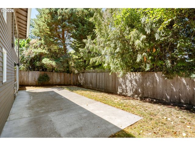 2721 Sw PLUM Ct, Portland, OR 97219