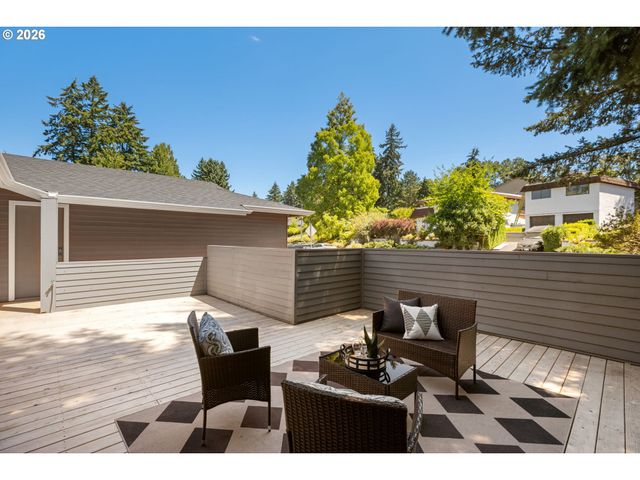 2721 Sw PLUM Ct, Portland, OR 97219