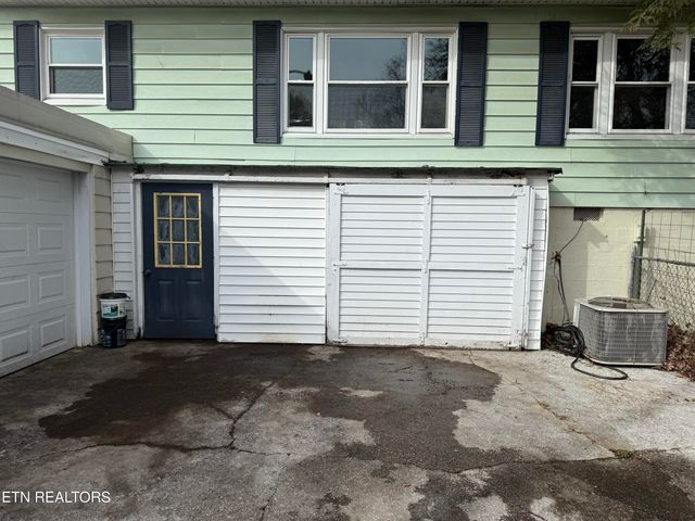 3502 NE Andrew Place, Knoxville, TN 37917