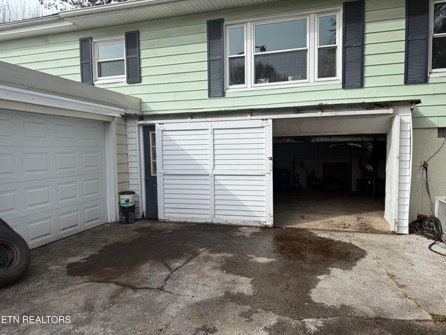 3502 NE Andrew Place, Knoxville, TN 37917