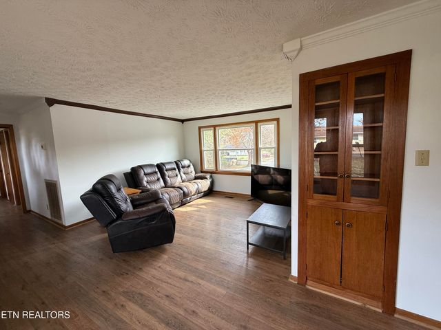 3502 NE Andrew Place, Knoxville, TN 37917