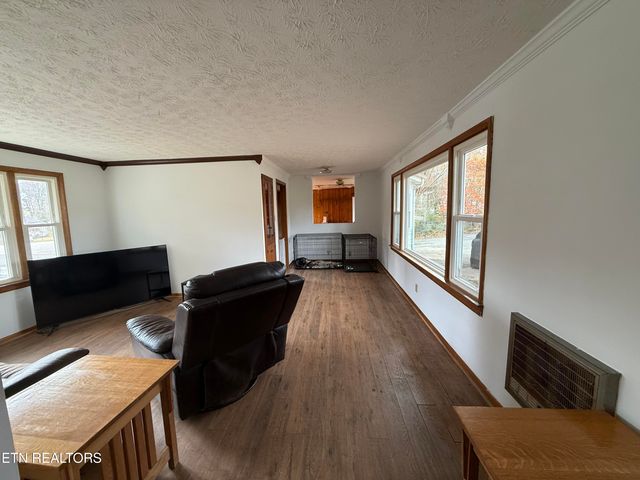 3502 NE Andrew Place, Knoxville, TN 37917