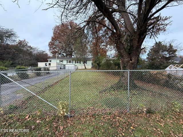 3502 NE Andrew Place, Knoxville, TN 37917