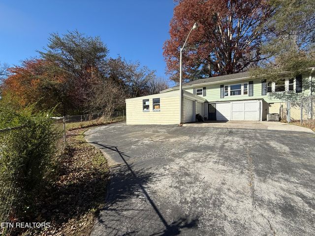 3502 NE Andrew Place, Knoxville, TN 37917