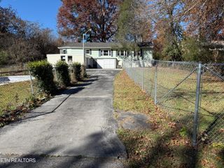 3502 NE Andrew Place, Knoxville, TN 37917