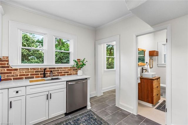 803 Madison Avenue, Winston-salem, NC 27103