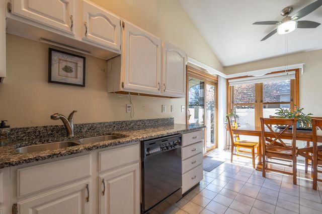 257 Pineview Lane, Valparaiso, IN 46383