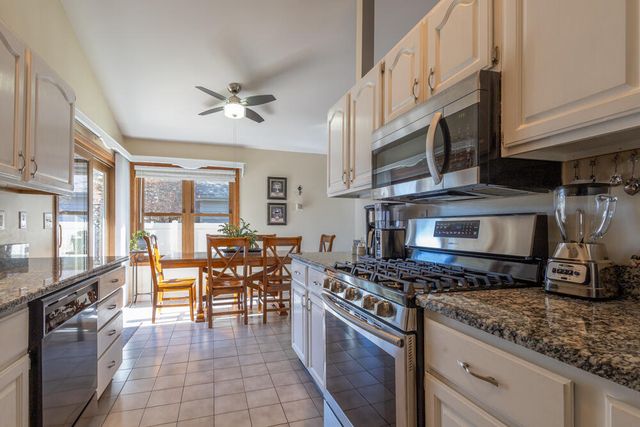 257 Pineview Lane, Valparaiso, IN 46383