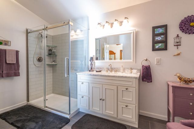 257 Pineview Lane, Valparaiso, IN 46383