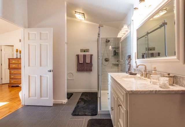 257 Pineview Lane, Valparaiso, IN 46383