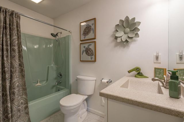 257 Pineview Lane, Valparaiso, IN 46383