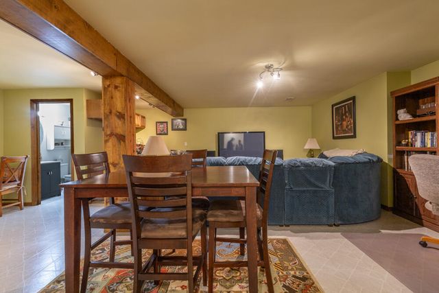 257 Pineview Lane, Valparaiso, IN 46383