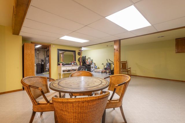 257 Pineview Lane, Valparaiso, IN 46383