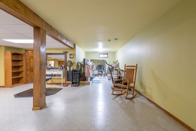 257 Pineview Lane, Valparaiso, IN 46383