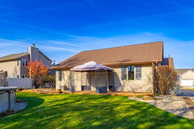 257 Pineview Lane, Valparaiso, IN 46383