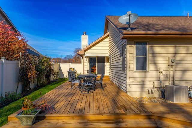 257 Pineview Lane, Valparaiso, IN 46383