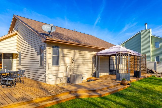 257 Pineview Lane, Valparaiso, IN 46383