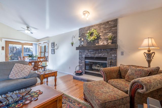 257 Pineview Lane, Valparaiso, IN 46383