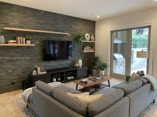 7560 SW 56th Ct, Miami, FL 33143