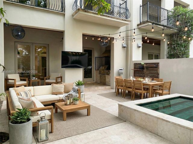 7560 SW 56th Ct, Miami, FL 33143