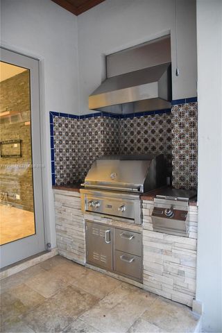 7560 SW 56th Ct, Miami, FL 33143