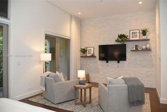 7560 SW 56th Ct, Miami, FL 33143