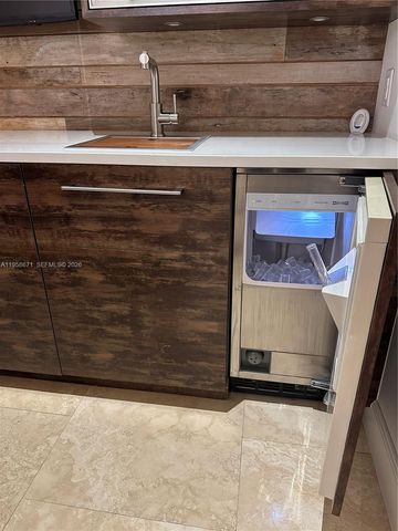 7560 SW 56th Ct, Miami, FL 33143