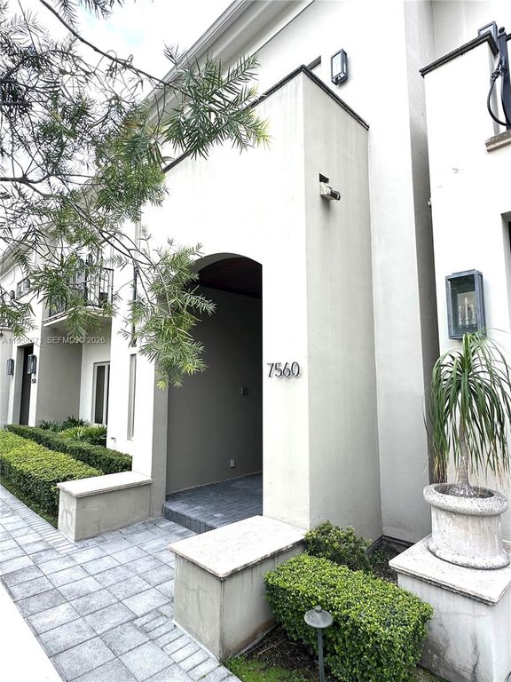 7560 SW 56th Ct, Miami, FL 33143