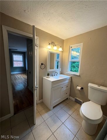 1948 Revere Road, Cleveland Heights, OH 44118