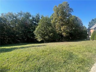 Pointe West Court, Parkersburg, WV 26101