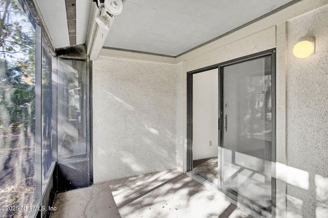 7623 BAYMEADOWS Circle 2024, Jacksonville, FL 32256