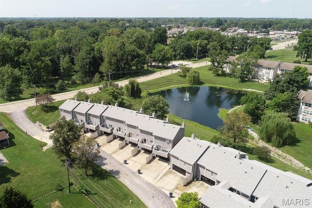 300 Pine Lake Road 7, Collinsville, IL 62234