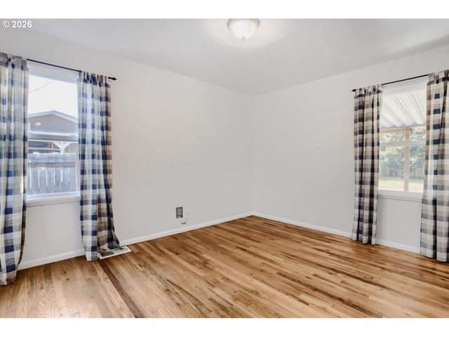 1147 Se 174TH Ave, Portland, OR 97233