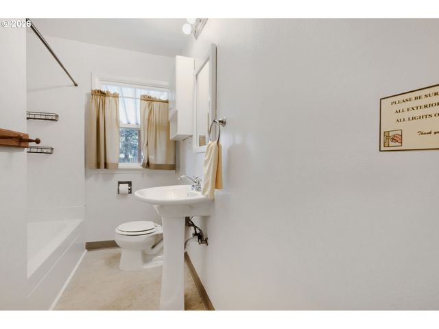 1147 Se 174TH Ave, Portland, OR 97233