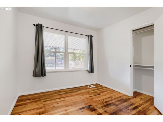 1147 Se 174TH Ave, Portland, OR 97233