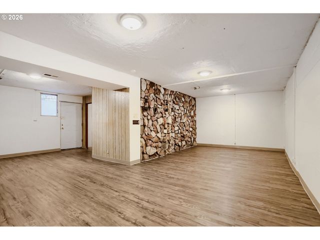 1147 Se 174TH Ave, Portland, OR 97233