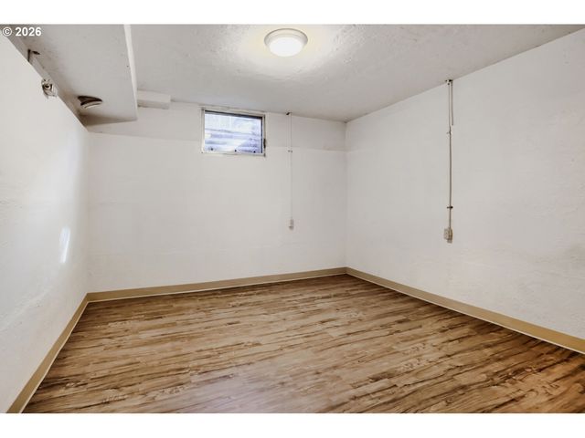 1147 Se 174TH Ave, Portland, OR 97233