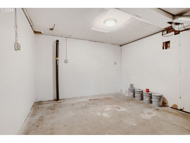 1147 Se 174TH Ave, Portland, OR 97233