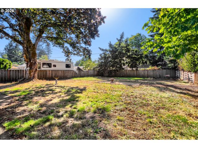 1147 Se 174TH Ave, Portland, OR 97233
