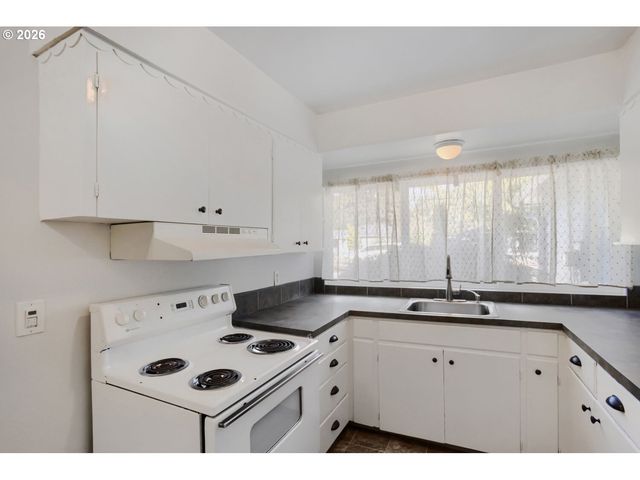 1147 Se 174TH Ave, Portland, OR 97233