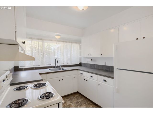 1147 Se 174TH Ave, Portland, OR 97233