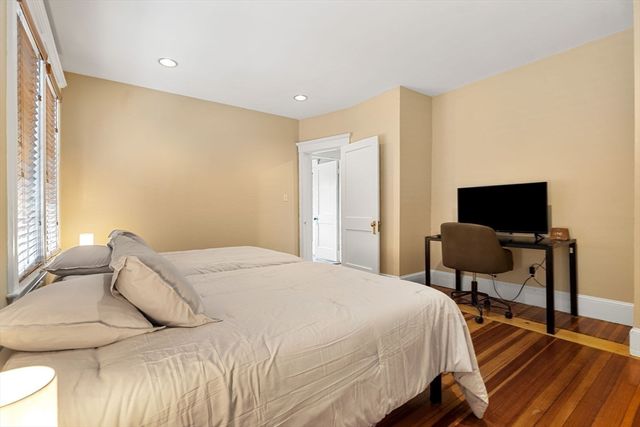 3 Upland Road 2, Brookline, MA 02445