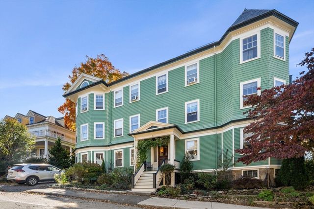 3 Upland Road 2, Brookline, MA 02445