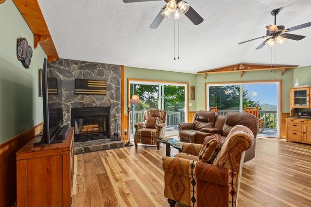 124 U Drive Road, Murphy, NC 28906